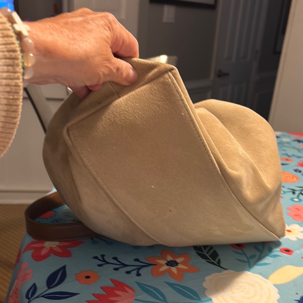 Elegant Tan Suede Women's Bag - Picture 8 of 8